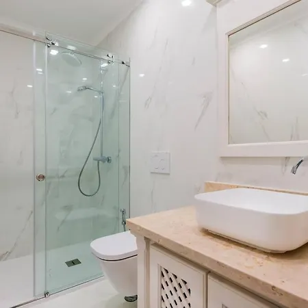 Appartamento 2br At Historical Chiado