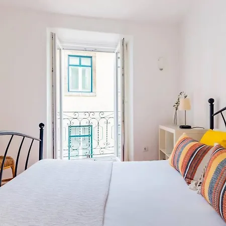 2br At Historical Chiado Lisbona