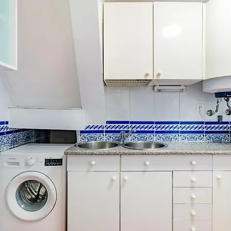 2br At Historical Chiado * Lisbona