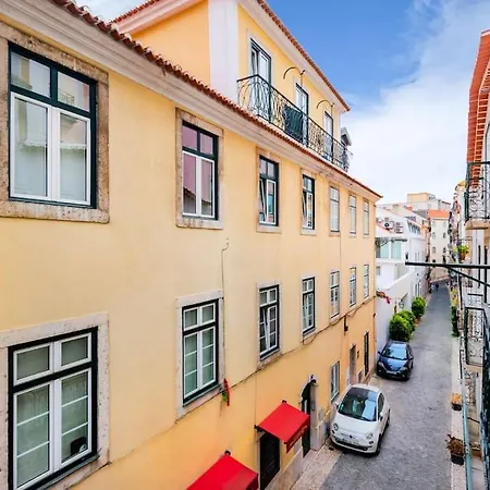 2br At Historical Chiado Lisbona