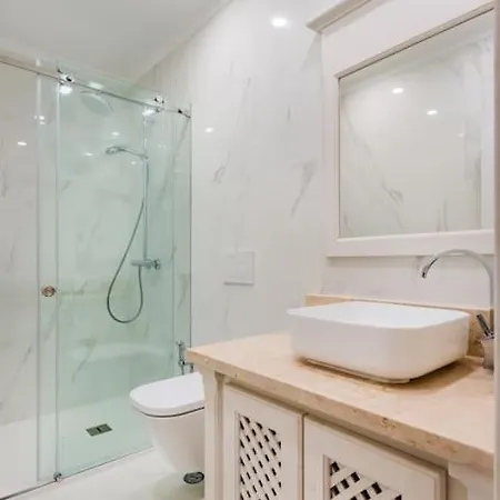 Apartmán 2br At Historical Chiado *
