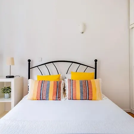 2br At Historical Chiado Apartmán Lisboa