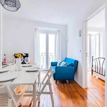 2br At Historical Chiado Lägenhet