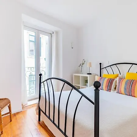 2br At Historical Chiado Lägenhet Lisboa