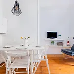 2br At Historical Chiado Lägenhet Lisboa