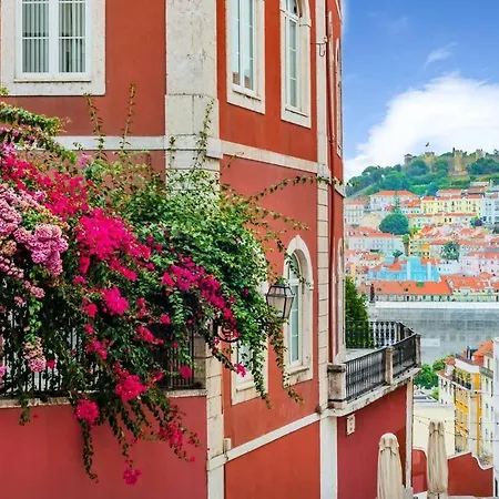 2br At Historical Chiado *